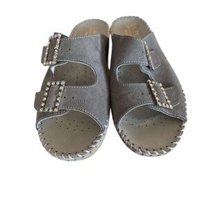 La Plume Women's Jen Rhinestone Slide Sandals Gray Size 7.5 Casual‎